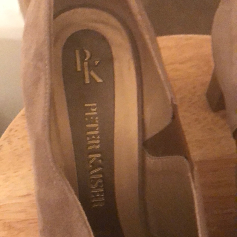Heels - Picture 2 of 3